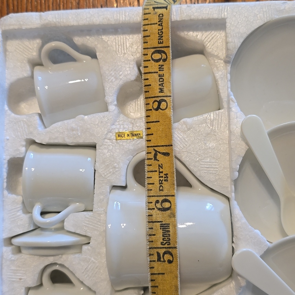 Ina Toy Tea Set - White - Picture 7 of 11